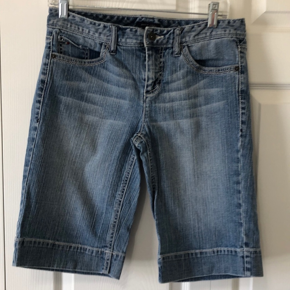 NWOT Tommy Hilfiger Womens Denim Shorts Size 6